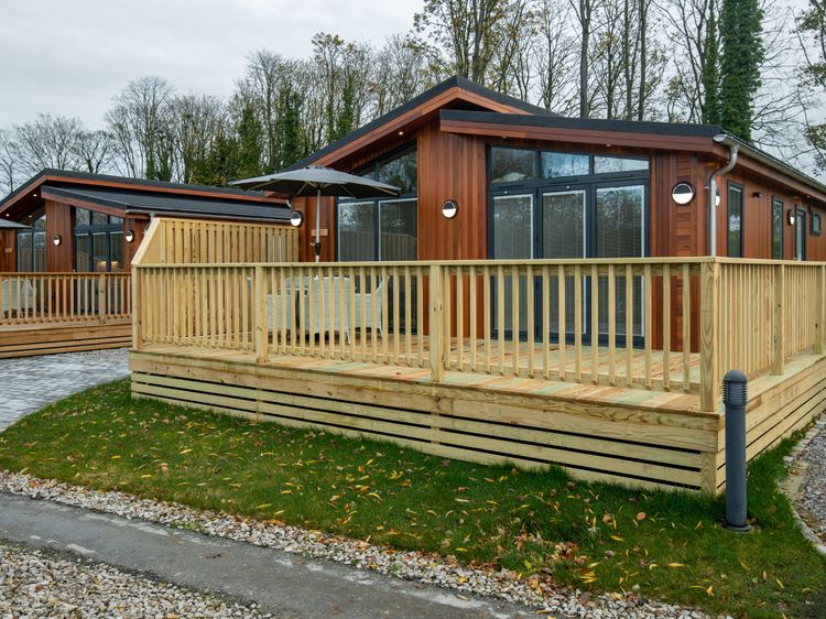 Otter Lodge, listing photograph 2