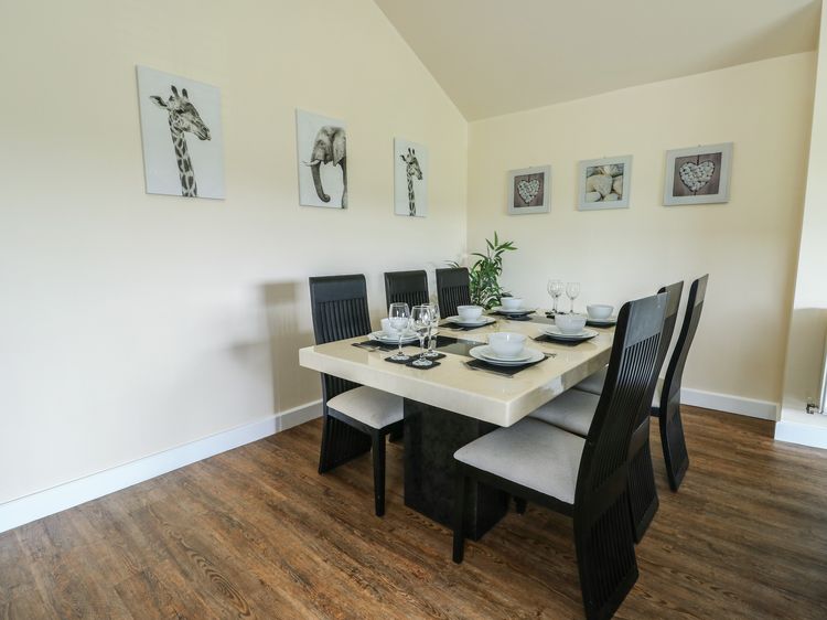 Ty Cuddfan, listing photograph 7