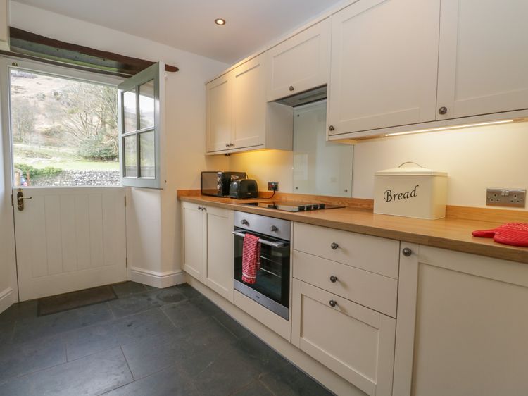 Oak Tree Cottage, listing photograph 10