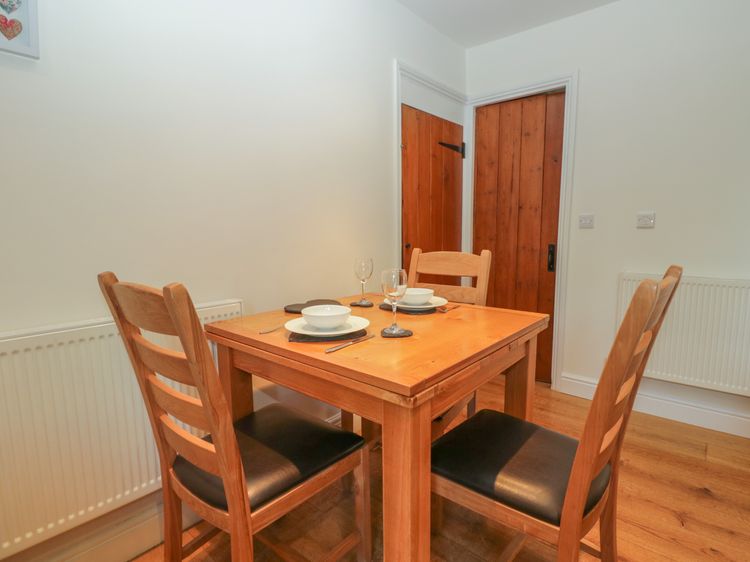 Oak Tree Cottage, listing photograph 8