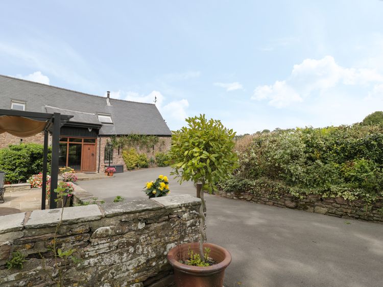 Pentre Barn, listing photograph 2