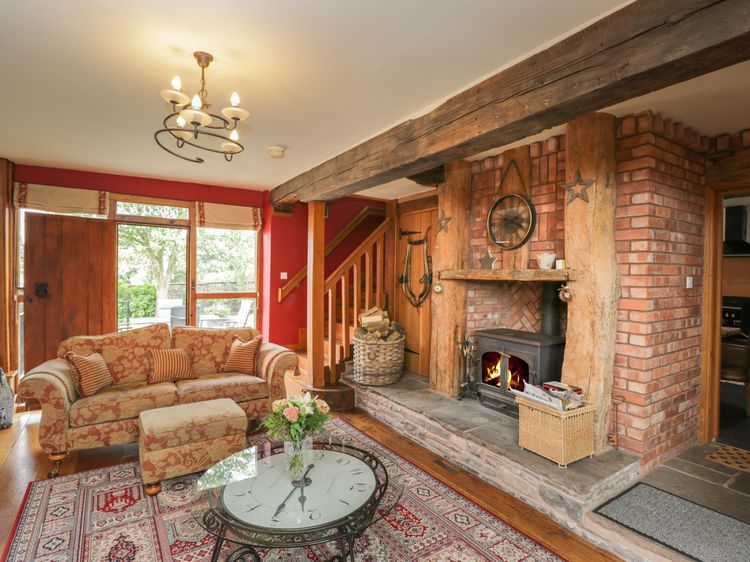 Pentre Barn, listing photograph 3