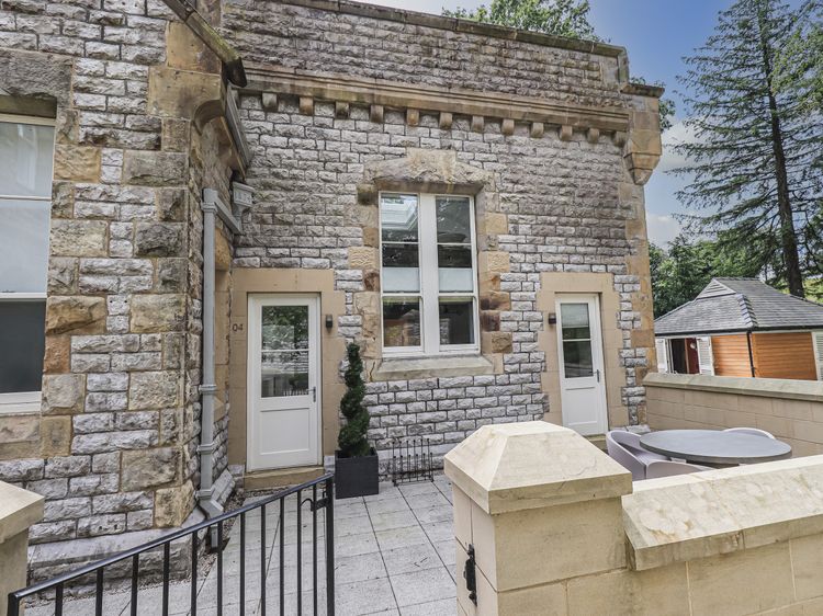 The Kennedy House Stone Cross Mansion, listing photograph 3