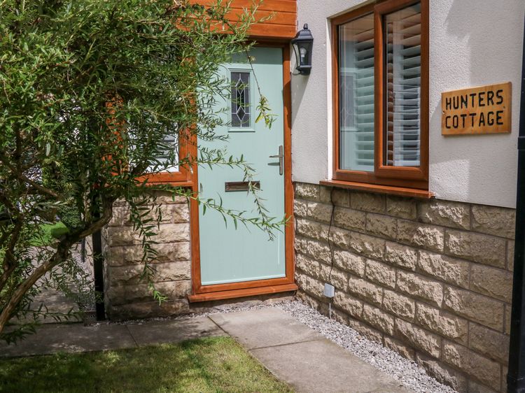 Hunters Cottage, listing photograph 2