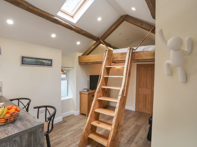 Glan Meon Cottage, listing photograph 10