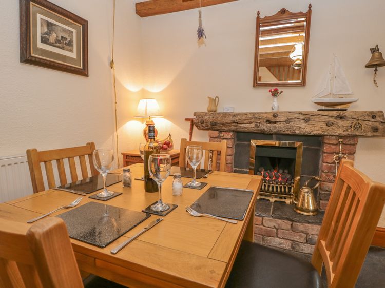 Shipwreck Cottage, listing photograph 7