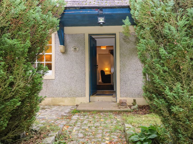 North Lodge, listing photograph 2