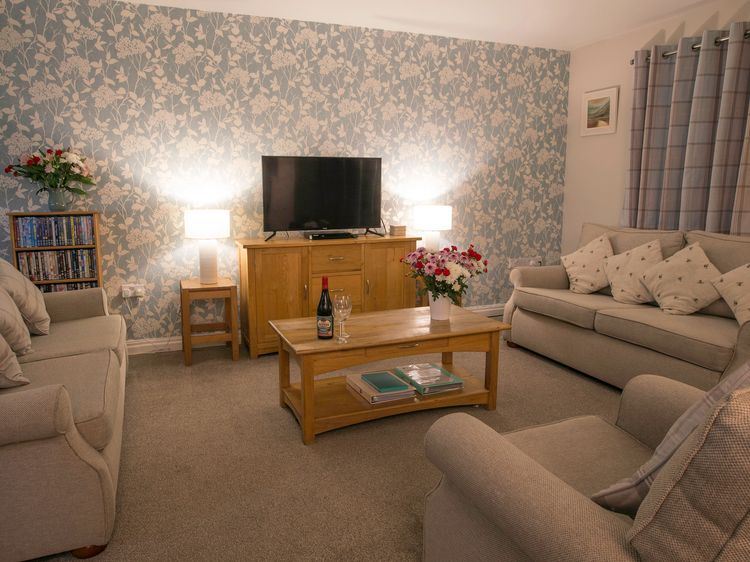 Honeybee Cottage, listing photograph 7