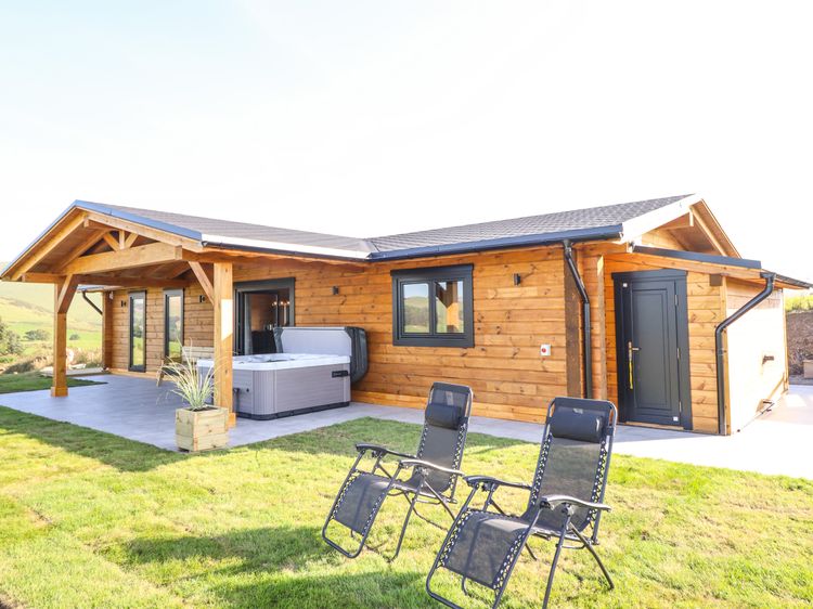 Bacheiddon Log Cabin, listing photograph 6