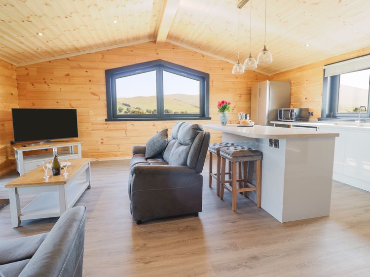 Bacheiddon Log Cabin, listing photograph 11