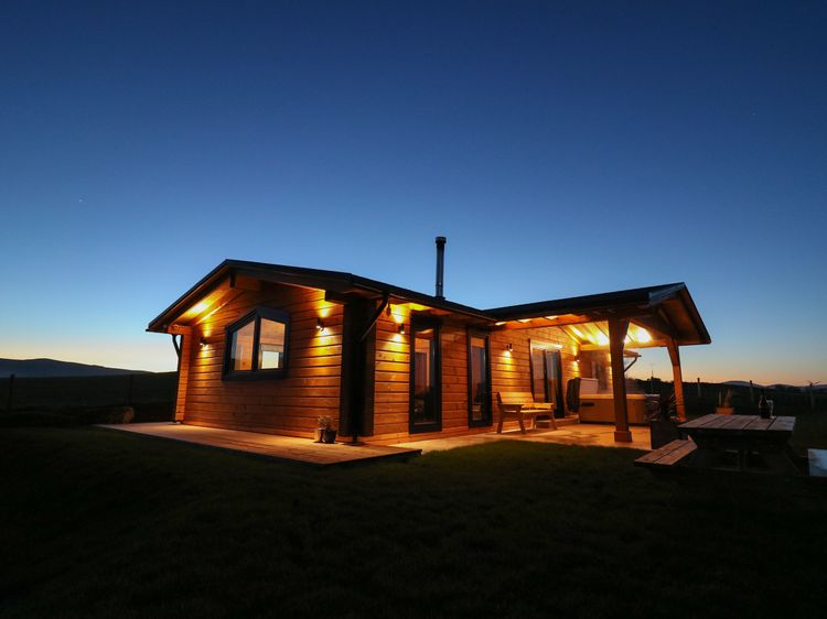 Bacheiddon Log Cabin, listing photograph 2
