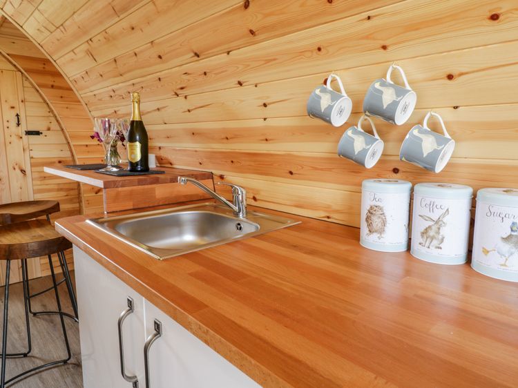 Embden Pod at Banwy Glamping, listing photograph 11