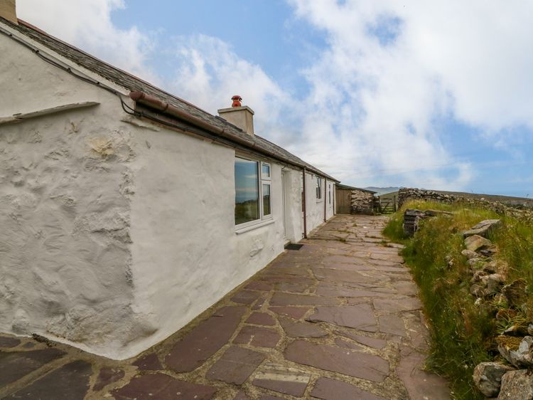 Bryn Derwen, listing photograph 2
