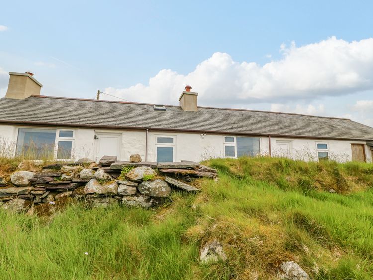 Bryn Derwen, listing photograph 3
