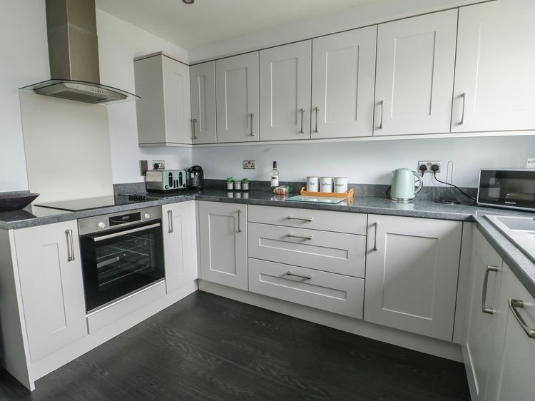 4 Parc Delfryn, listing photograph 9