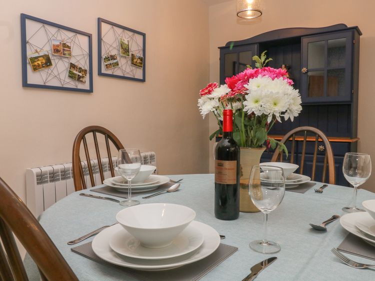3 Old Hall Cottages, listing photograph 6