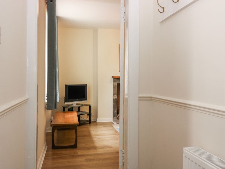Gardener's Cottage, listing photograph 2