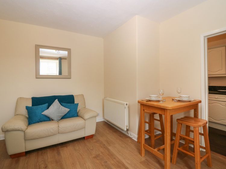 Gardener's Cottage, listing photograph 4