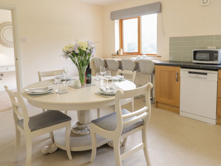 Hendre, listing photograph 11