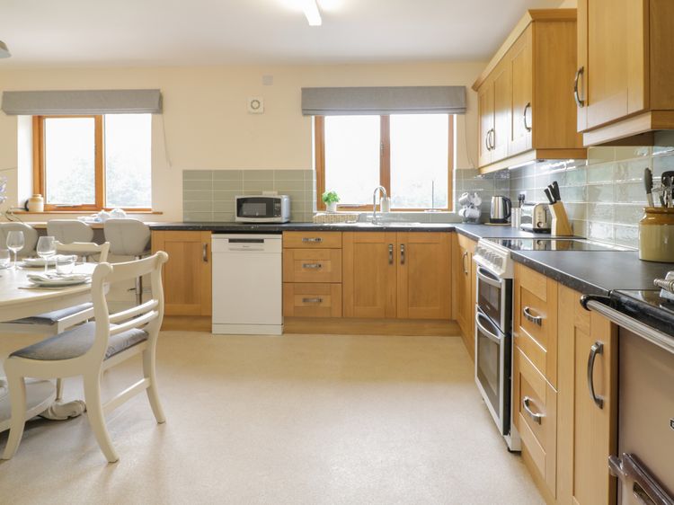 Hendre, listing photograph 12