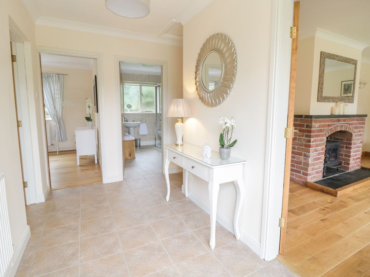 Hendre, listing photograph 6