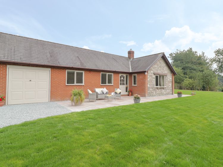 Hendre, listing photograph 5
