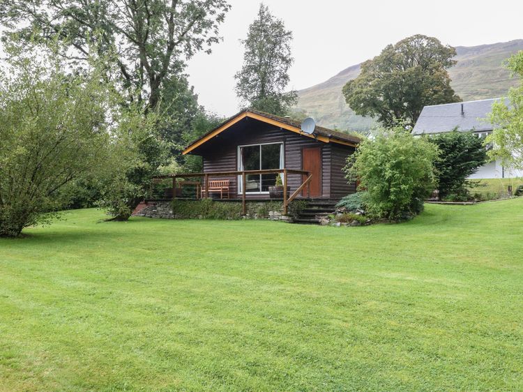 Millmore Cabin, listing photograph 4