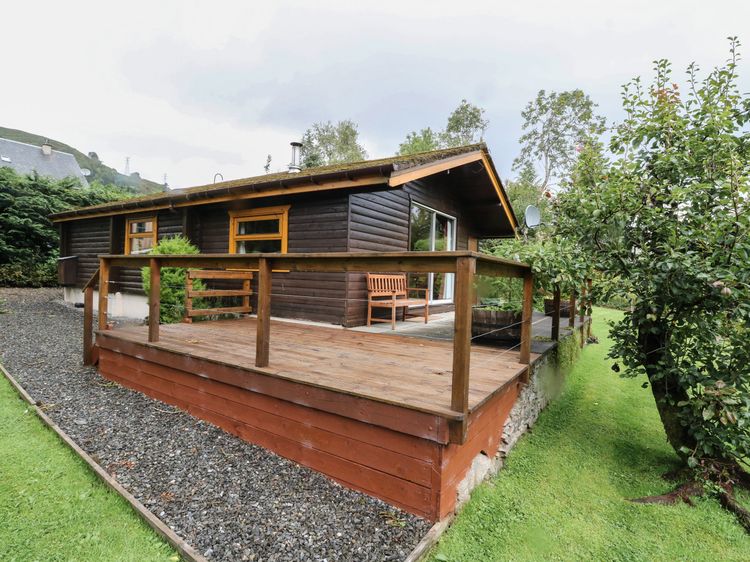Millmore Cabin, listing photograph 5
