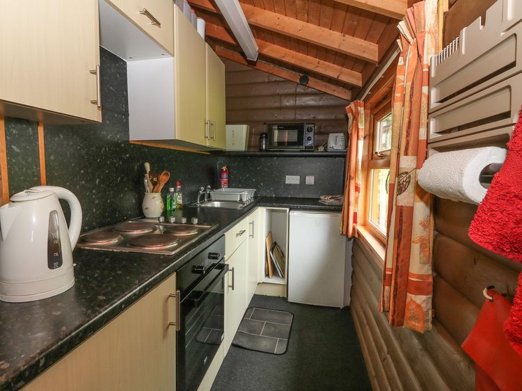 Millmore Cabin, listing photograph 11