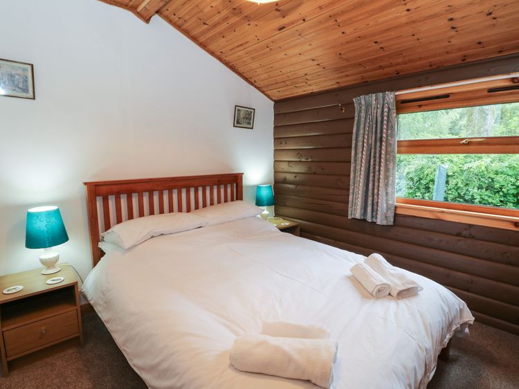 Millmore Cabin, listing photograph 12