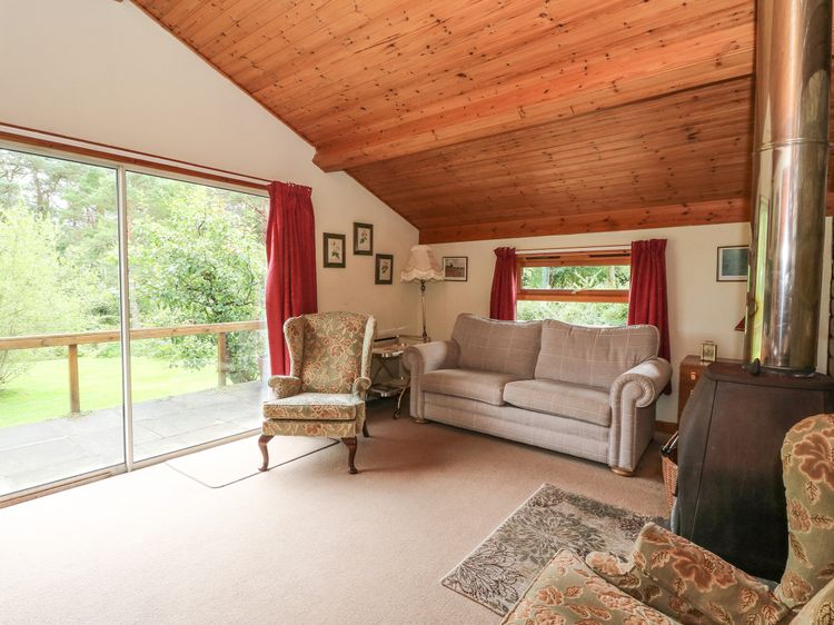 Millmore Cabin, listing photograph 7