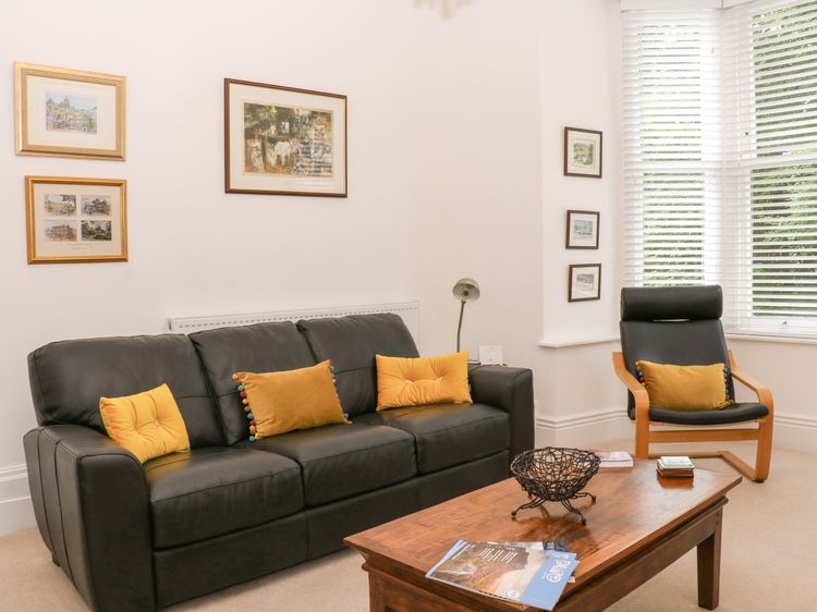 2B Cavendish Villas, listing photograph 4
