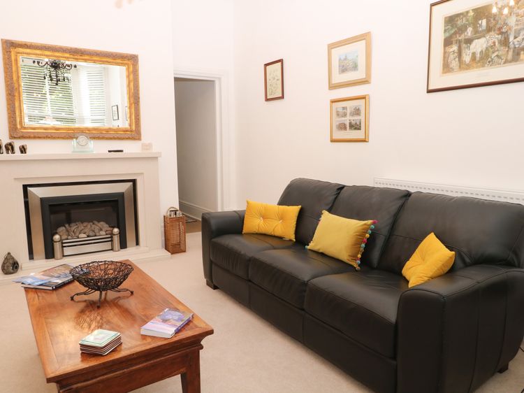 2B Cavendish Villas, listing photograph 5