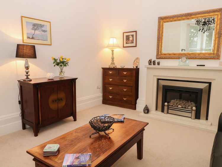 2B Cavendish Villas, listing photograph 6