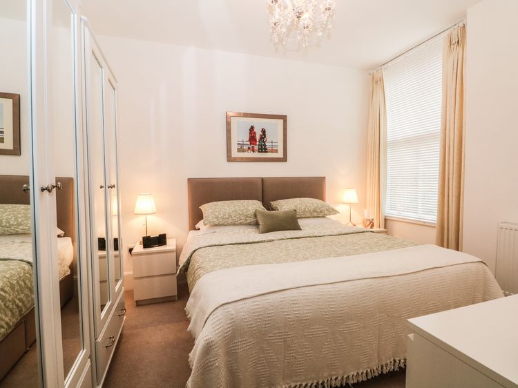 2B Cavendish Villas, listing photograph 9