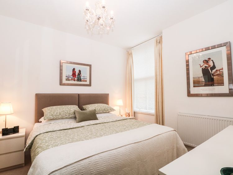 2B Cavendish Villas, listing photograph 11