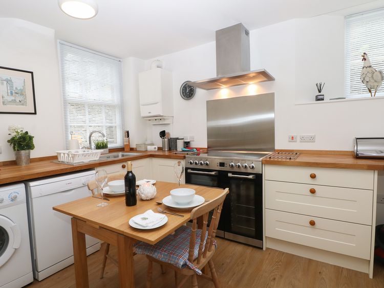 2B Cavendish Villas, listing photograph 8