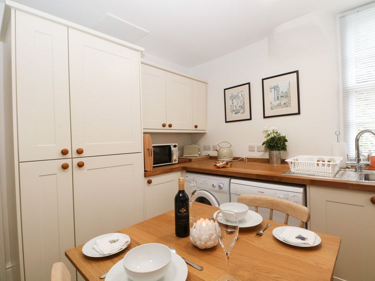 2B Cavendish Villas, listing photograph 7