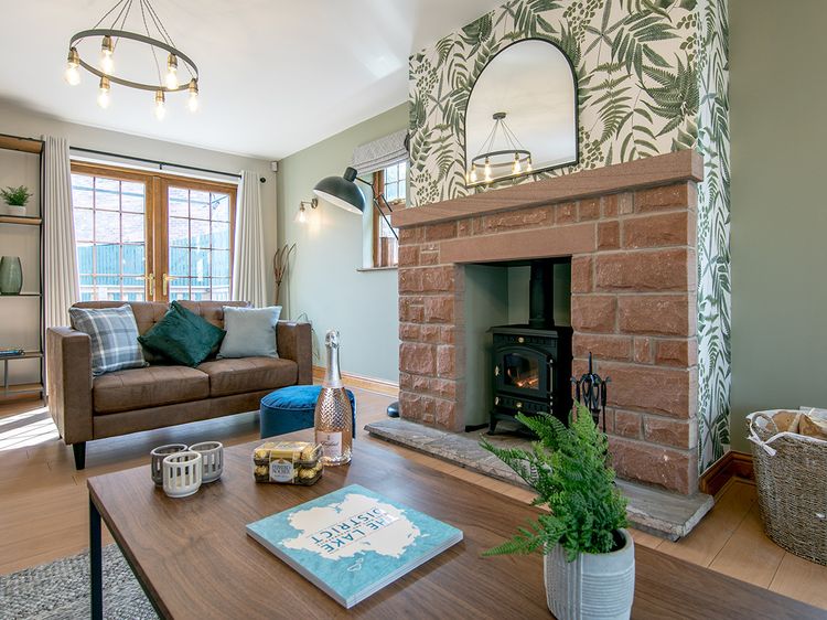 Simcas House, listing photograph 2