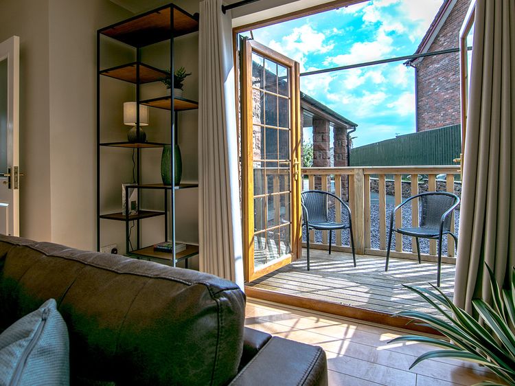 Simcas House, listing photograph 3