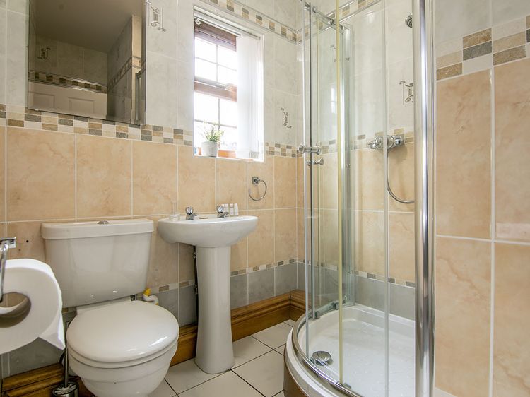 Simcas House, listing photograph 11
