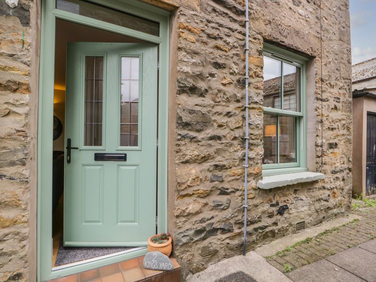 2 Kings Yard, listing photograph 3