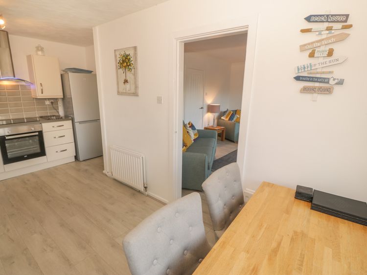 Seaside Retreat, listing photograph 11
