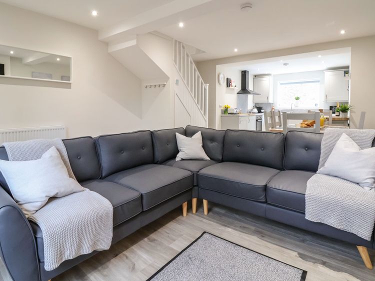4 Railway Terrace, listing photograph 4