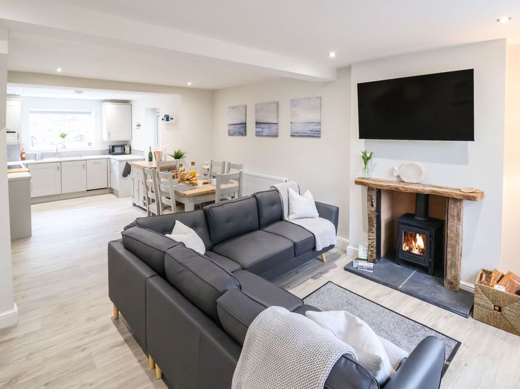 4 Railway Terrace, listing photograph 7