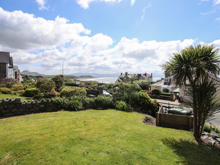 Dinlle, listing photograph 3