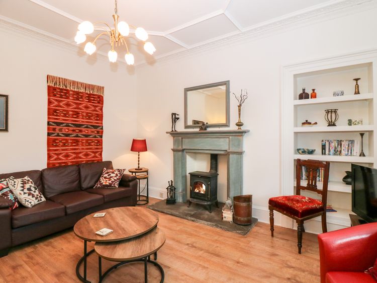 George Cottage, listing photograph 2