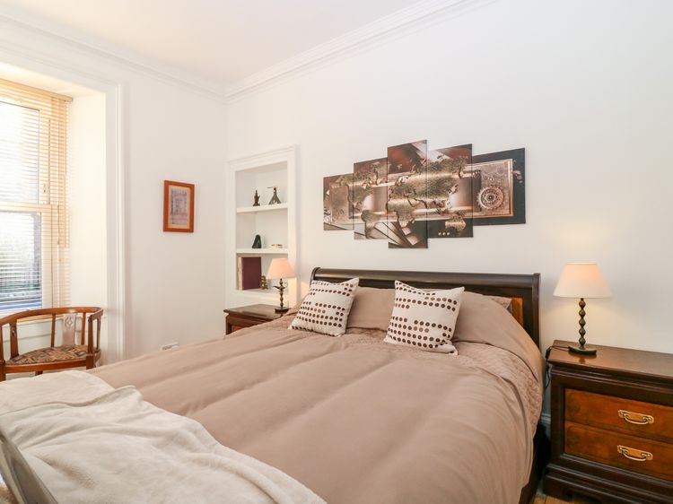 George Cottage, listing photograph 9