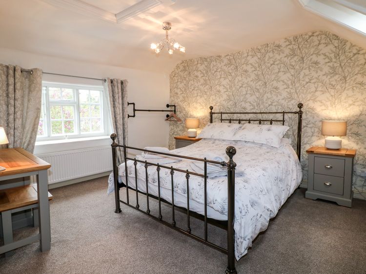 Christmas Cottage, listing photograph 10