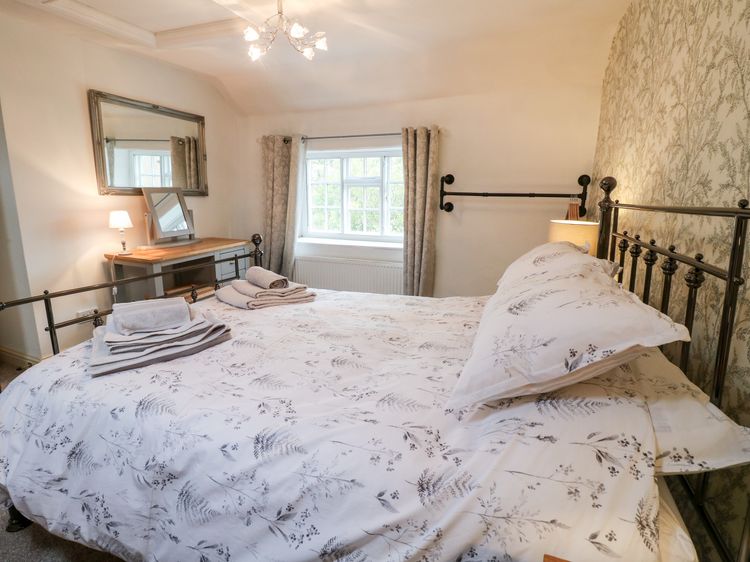 Christmas Cottage, listing photograph 12